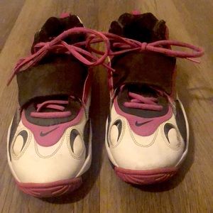 Womens nike air size 5.5 Y